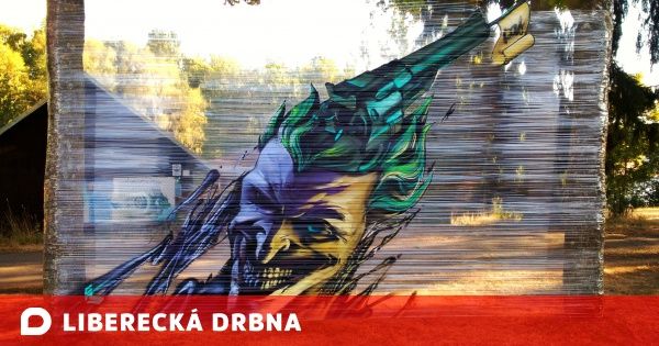 (NE)OBYČEJNÍ: Liberecký sprejer Uplne Mimo, jeho graffiti mají v sobě příběhy i vtip